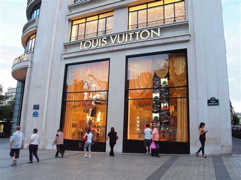 how much do you save buying louis vuitton in paris|original louis vuitton store paris.